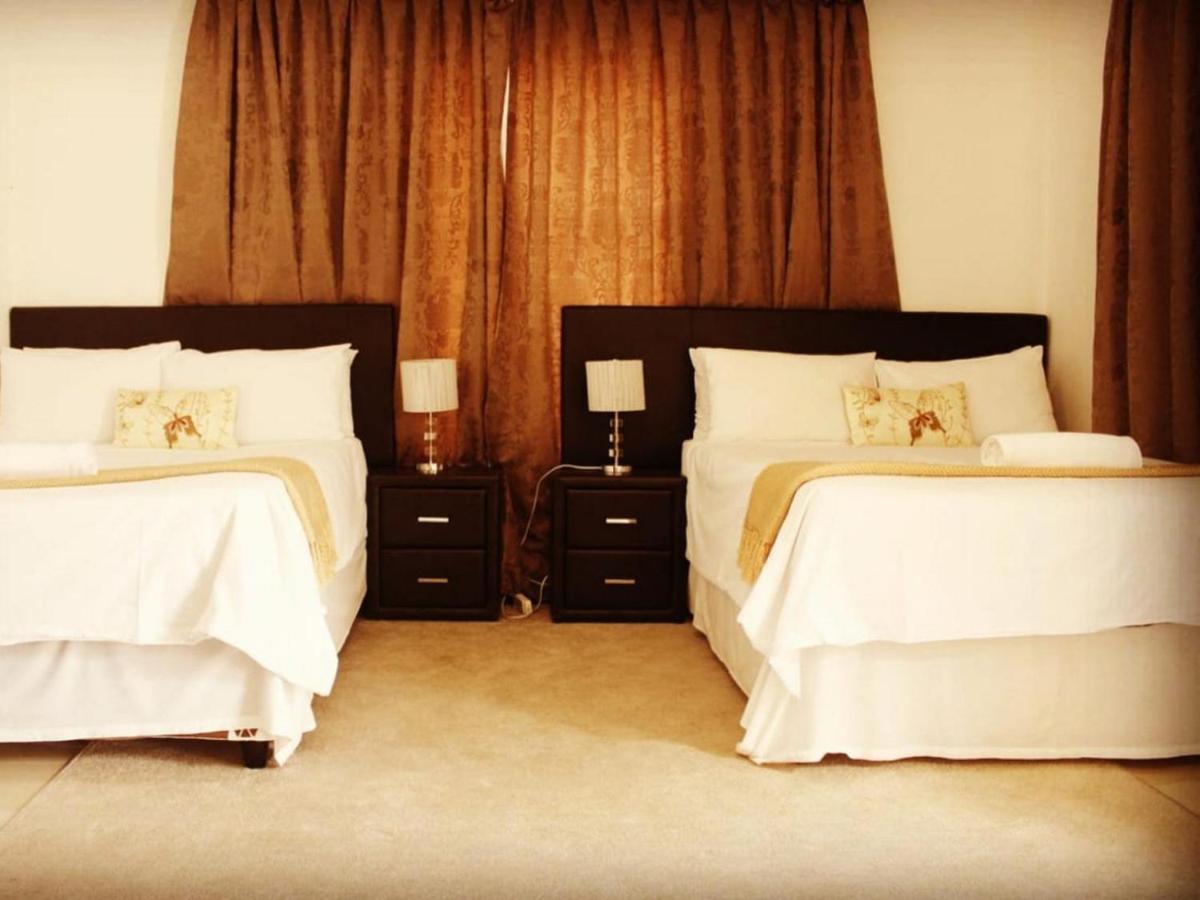 Moshitametsi Guesthouse Кемптън Парк Екстериор снимка